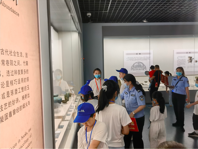 1661221156871042317.png 金年会 “蒲公英红色文化宣讲团”赴皖西博物馆开展志愿讲解实践活动1.png